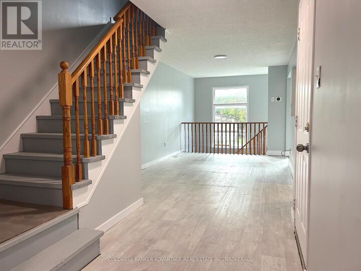 Property Photo:  16 Cunningham Drive  ON L4N 8L3 