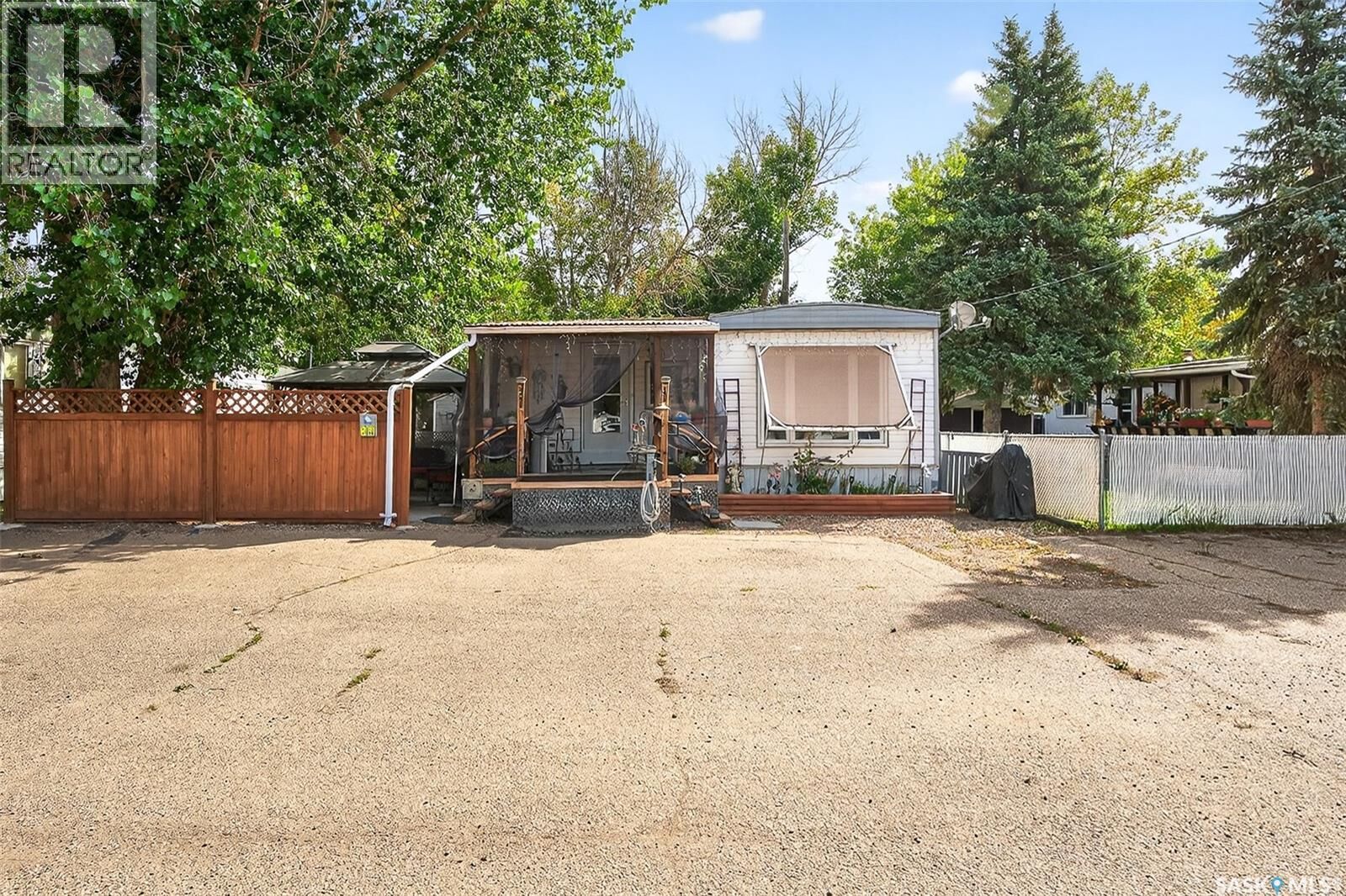 Property Photo:  #B19       1455 9th Avenue NE  SK S6H 1C6 
