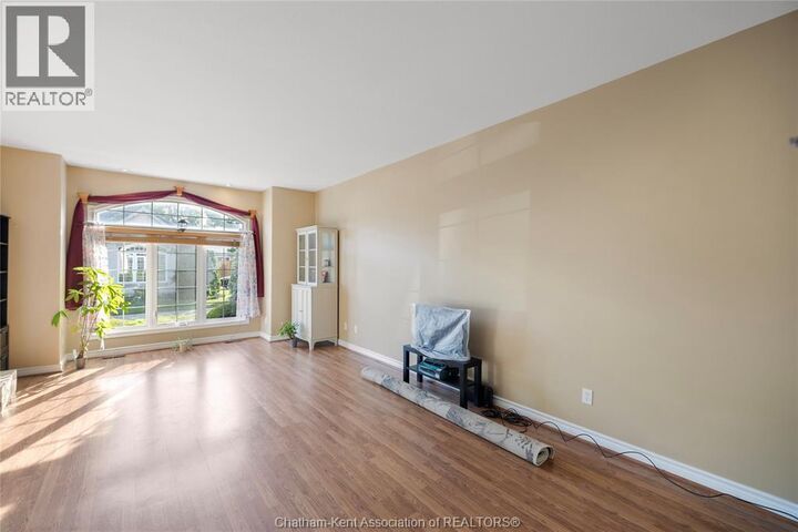 Property Photo: 15 Oakgrove Lane ON N7L 5R9