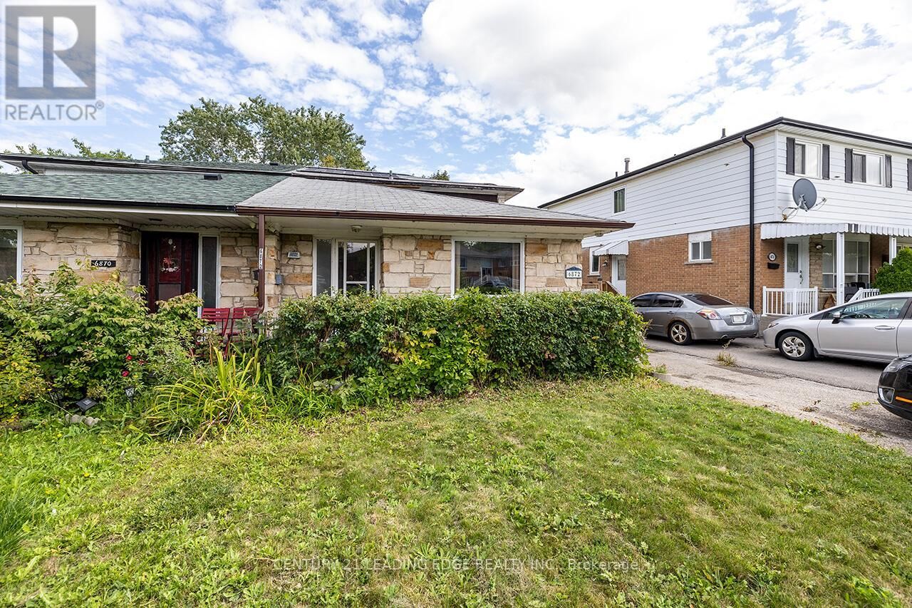 Property Photo:  6872 Darcel Avenue  ON L4T 2W5 