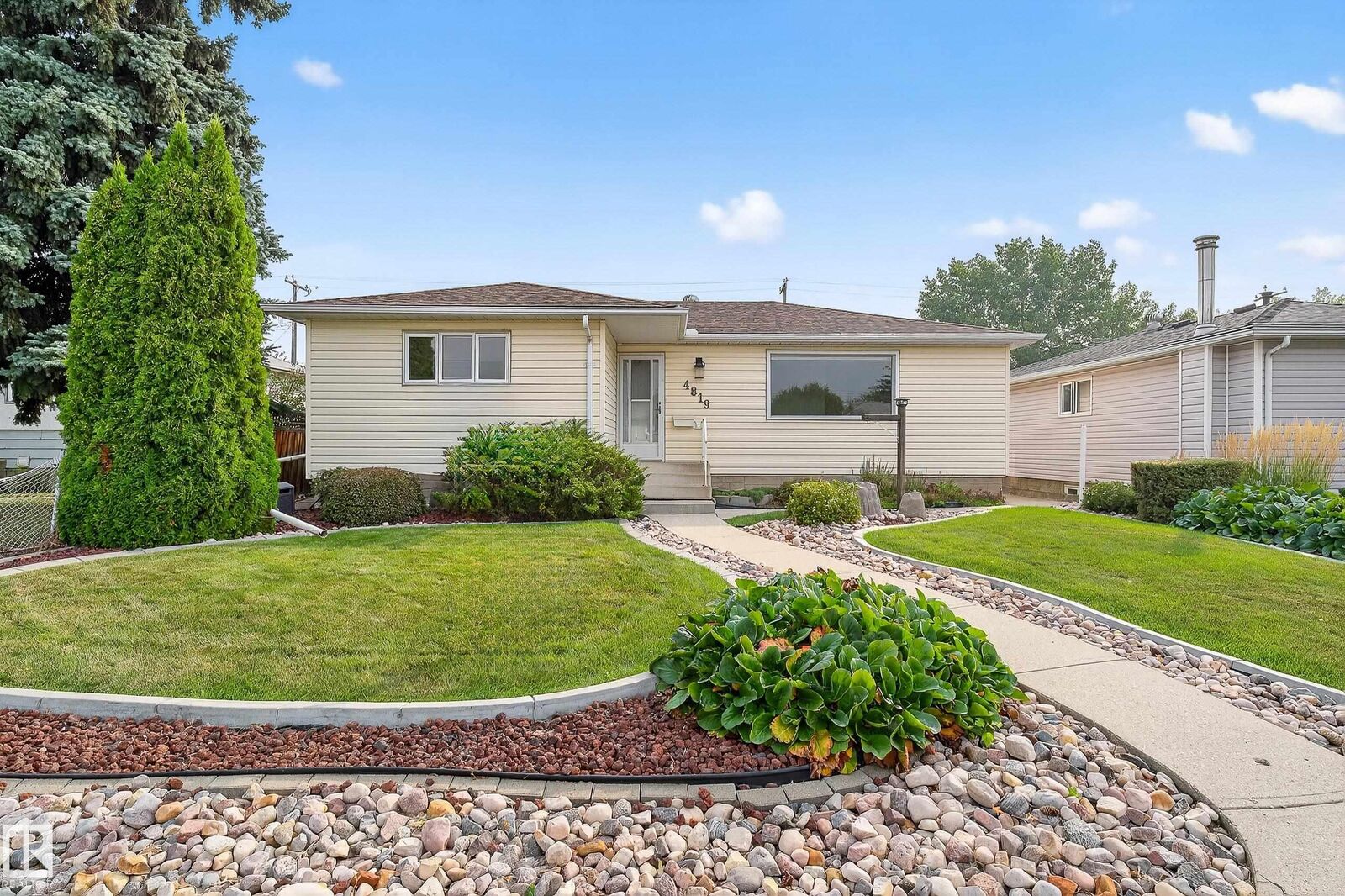Property Photo: 4819 105B Street NW AB T6H 2R9