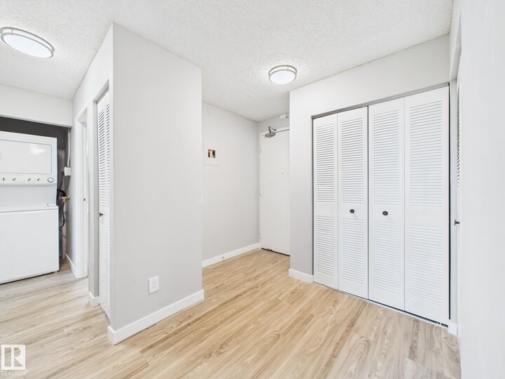 Photo de la propriété:  10145 109 Street NW 810  AB T5J 3M5 