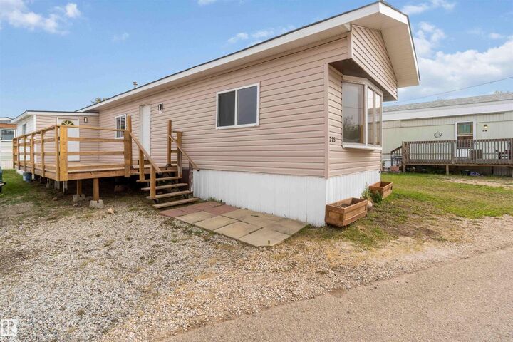 305 215 Calahoo Road  Spruce Grove AB T7X 3L1 photo