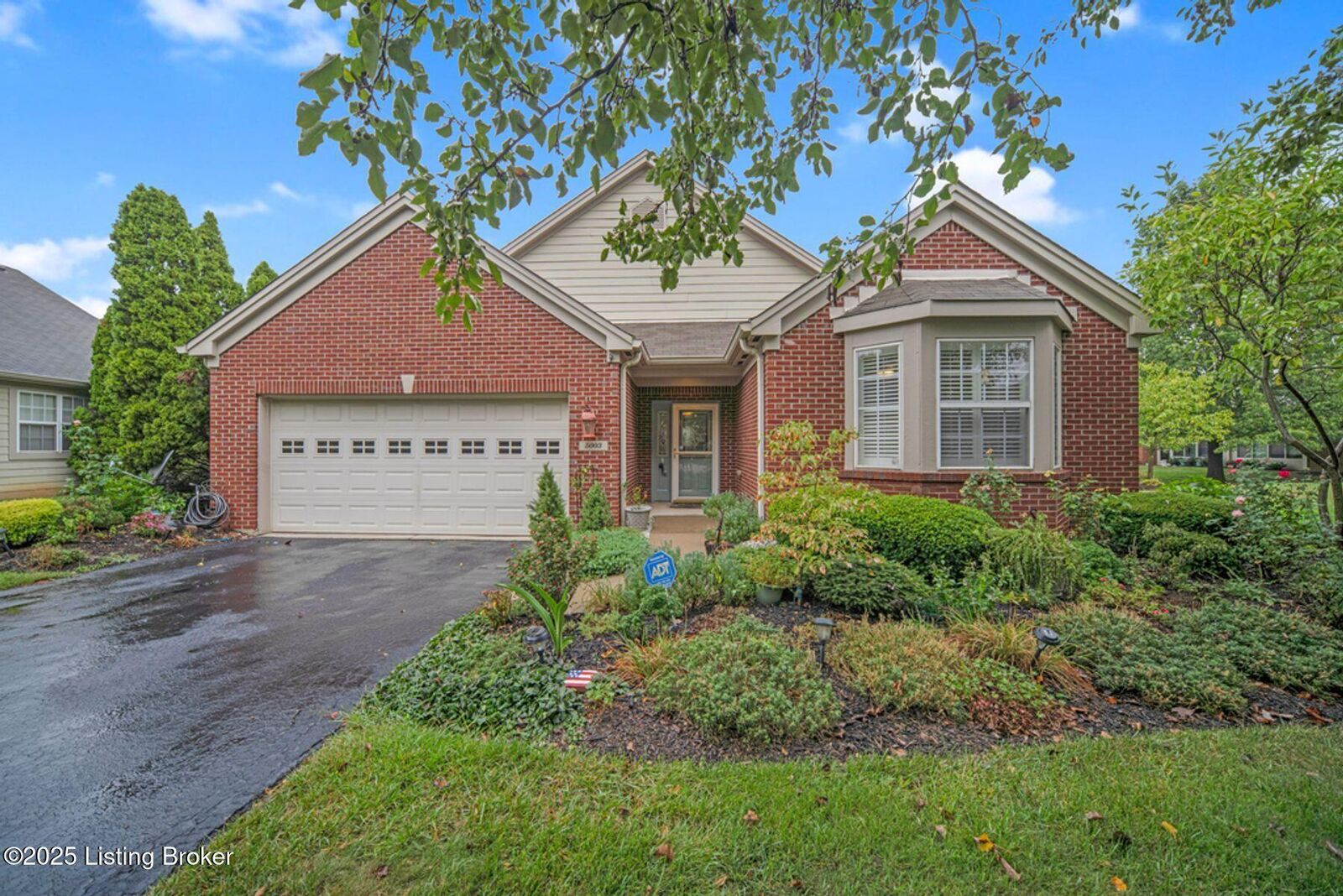 Property Photo:  5003 Caerlson Ln  KY 40241 