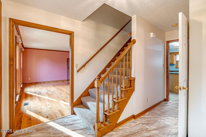Property Photo:  48 Cherokee Dr  KY 40065 