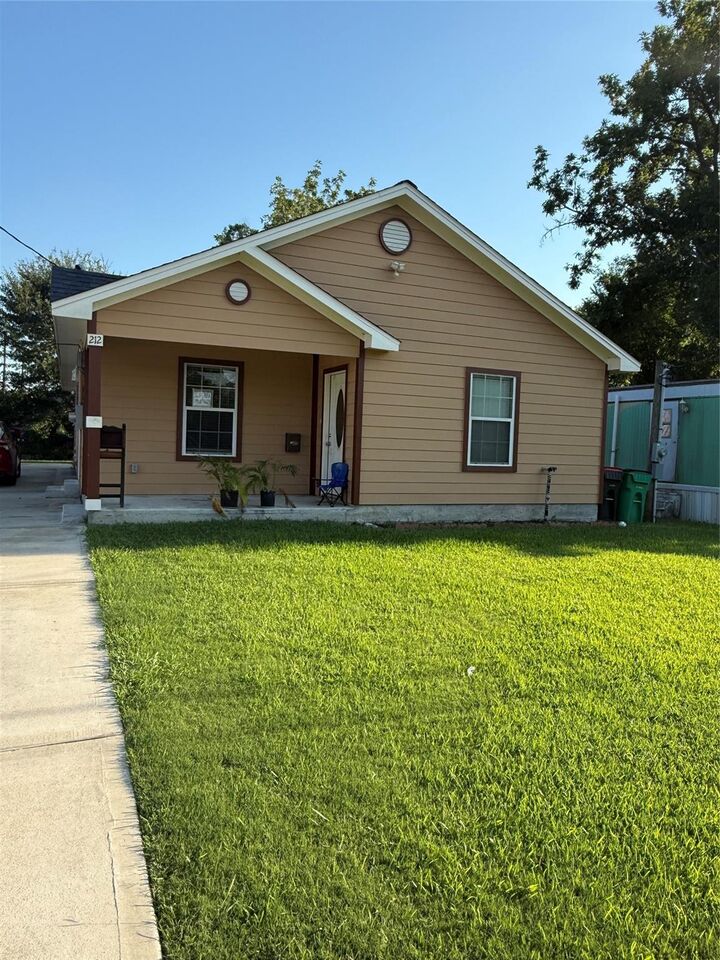 Property Photo:  210 E Homan Street  TX 77520 