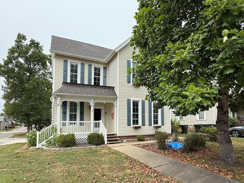 Property Photo:  801 Court Street  MO 65251 