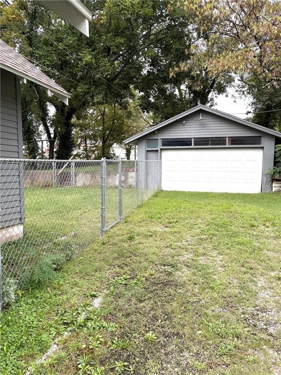 Property Photo:  1007 N Penn Avenue  KS 67301 
