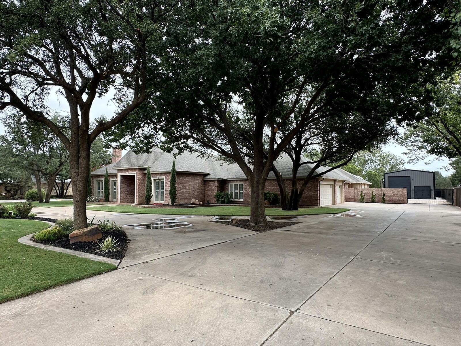Property Photo: 6807 Rochester Avenue TX 79424
