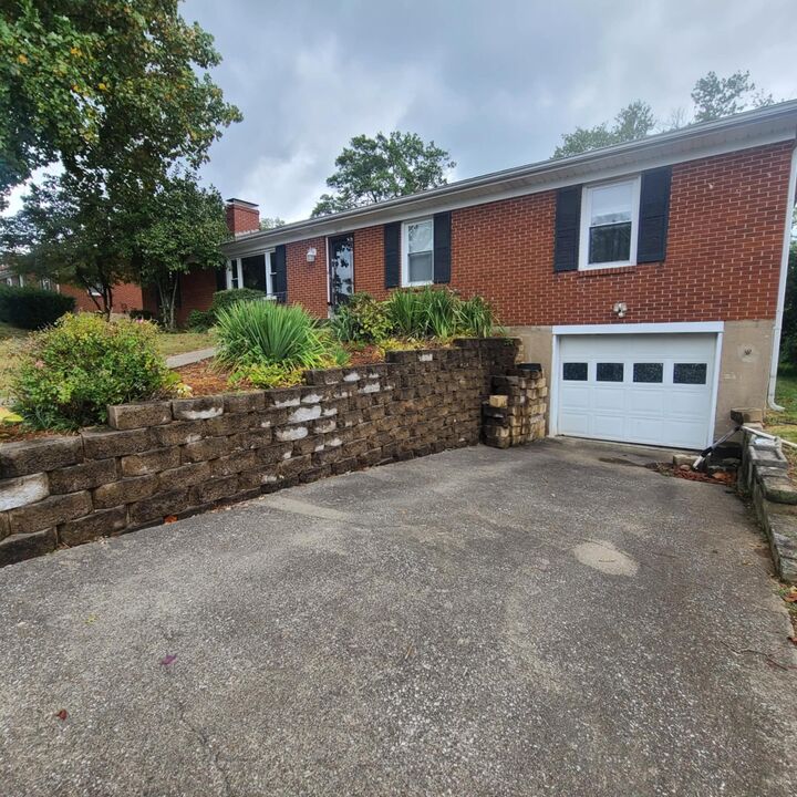 Property Photo:  1037 Pueblo Trail  KY 40601 