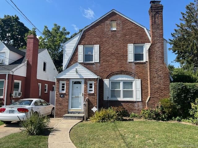 Property Photo:  33 Elmwood Avenue  NY 11550 