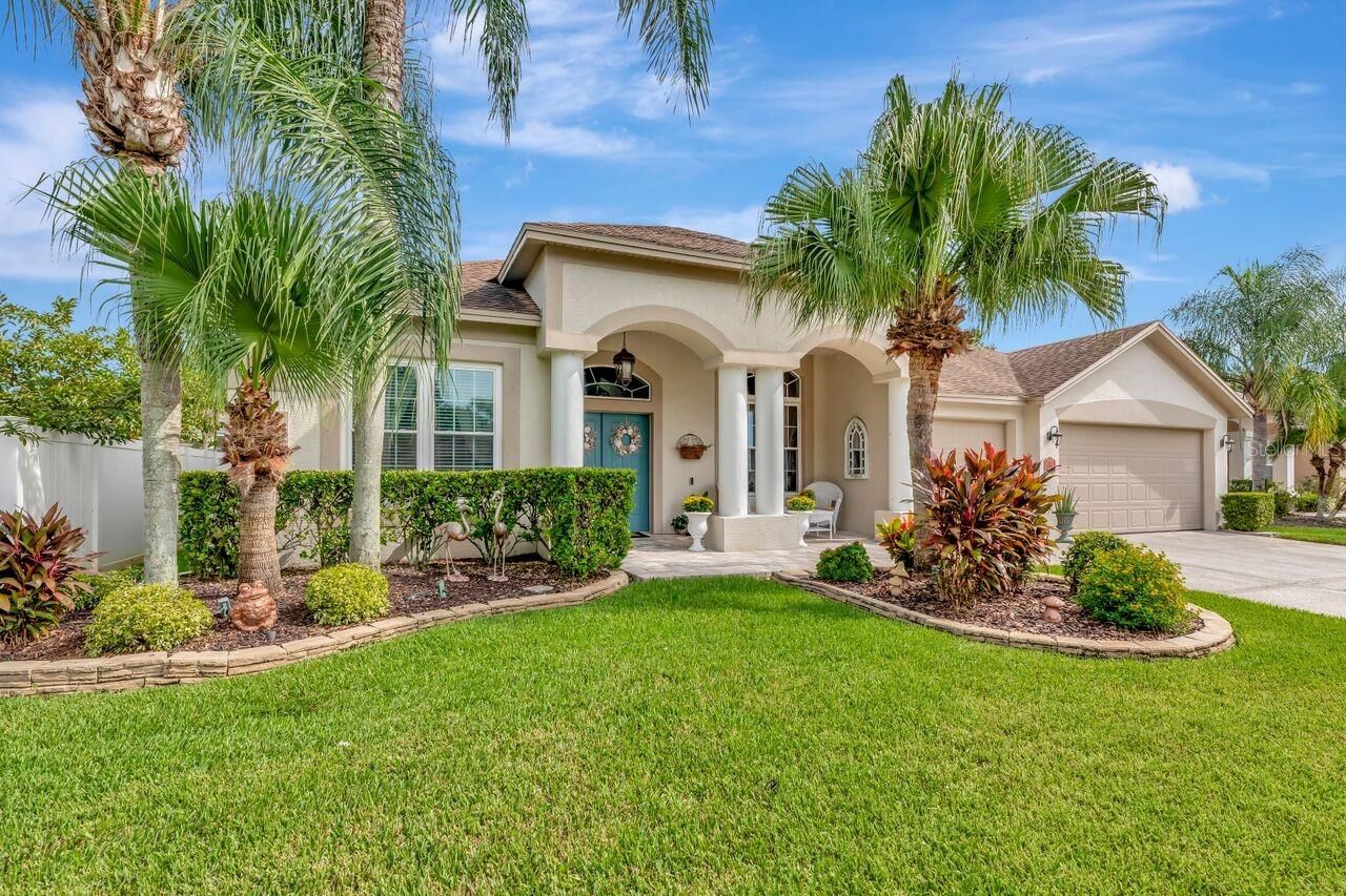 Property Photo: 18001 Sparrows Nest Drive FL 33558