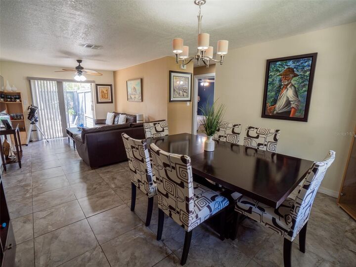 Property Photo:  998 Field Street  FL 32765 