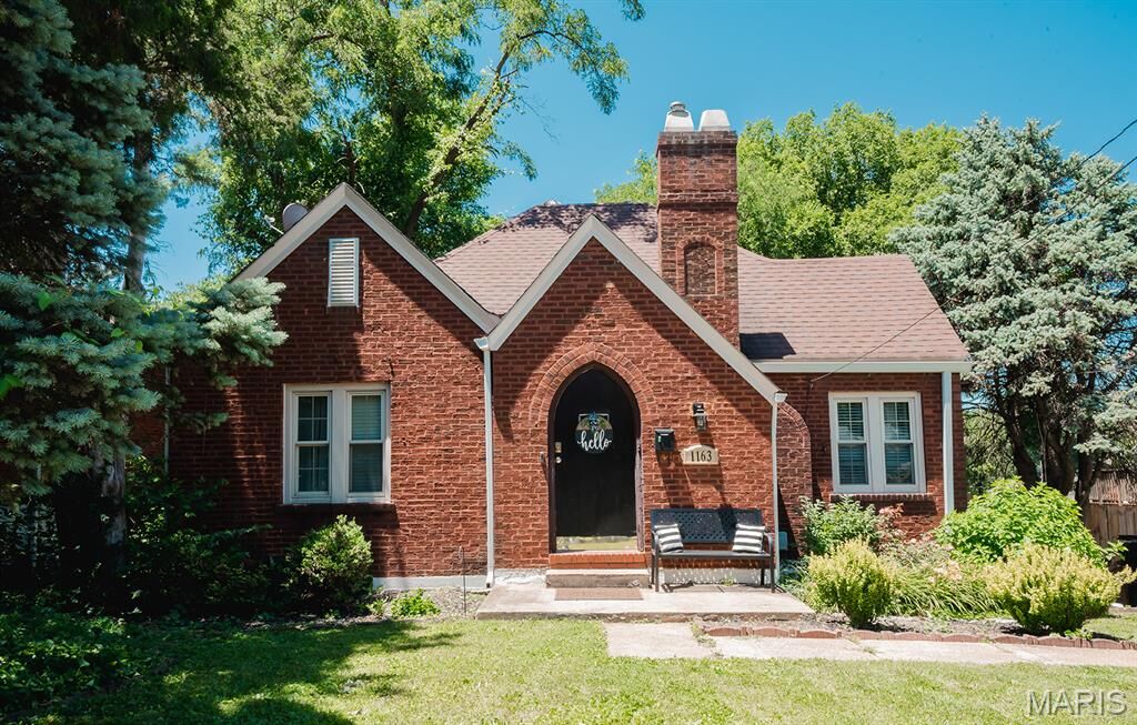 Property Photo:  