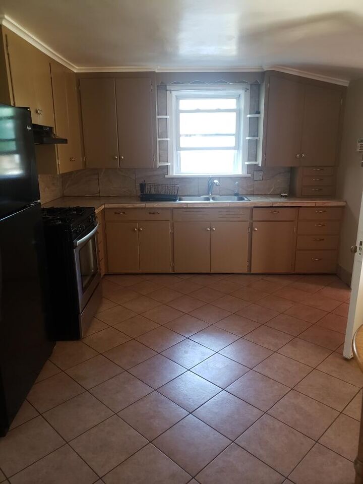 Property Photo:  1441 Villa St  WI 53403 