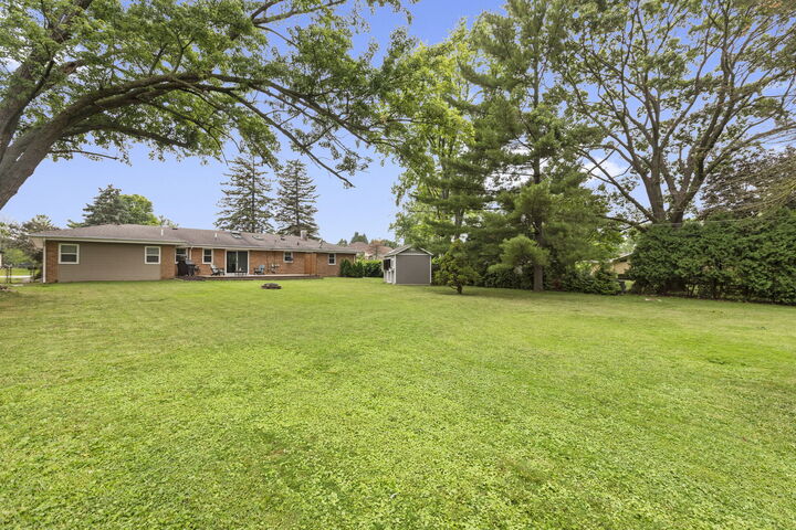 Property Photo:  203 Coldren Drive  IL 60070 