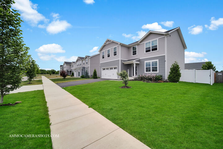 Property Photo:  531 Larkspur Lane  IL 60140 