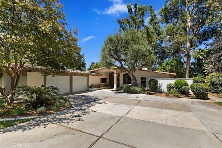 Property Photo:  2100 Hathaway Place  CA 92506 