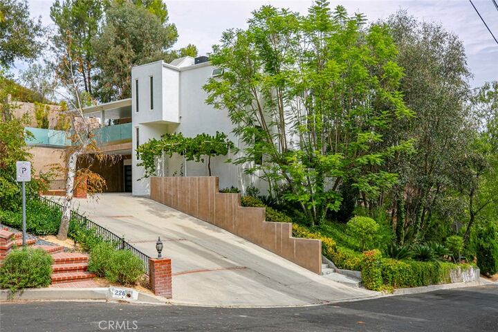 Property Photo:  22619 Holanda Road  CA 91364 