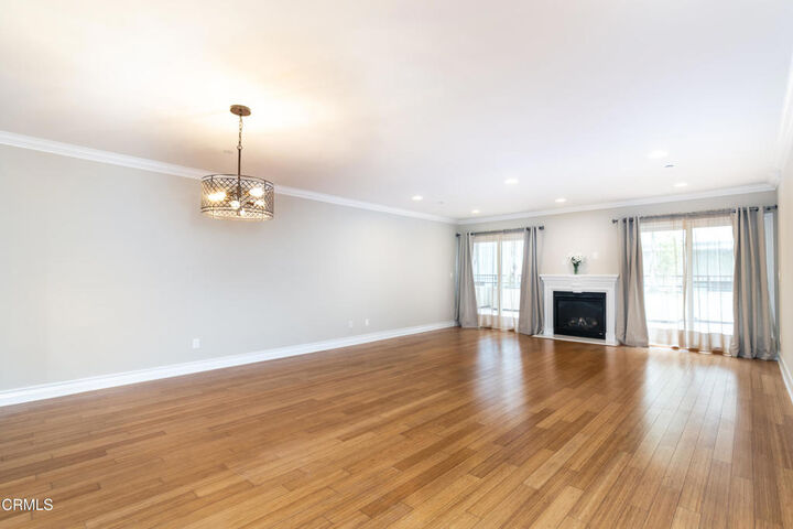 Property Photo:  1828 Glendon Avenue 101  CA 90025 