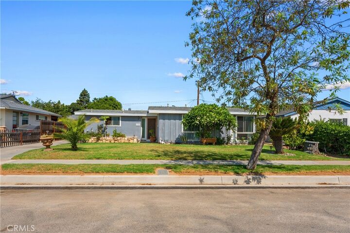 Property Photo:  1323 W Goodhue Avenue  CA 92802