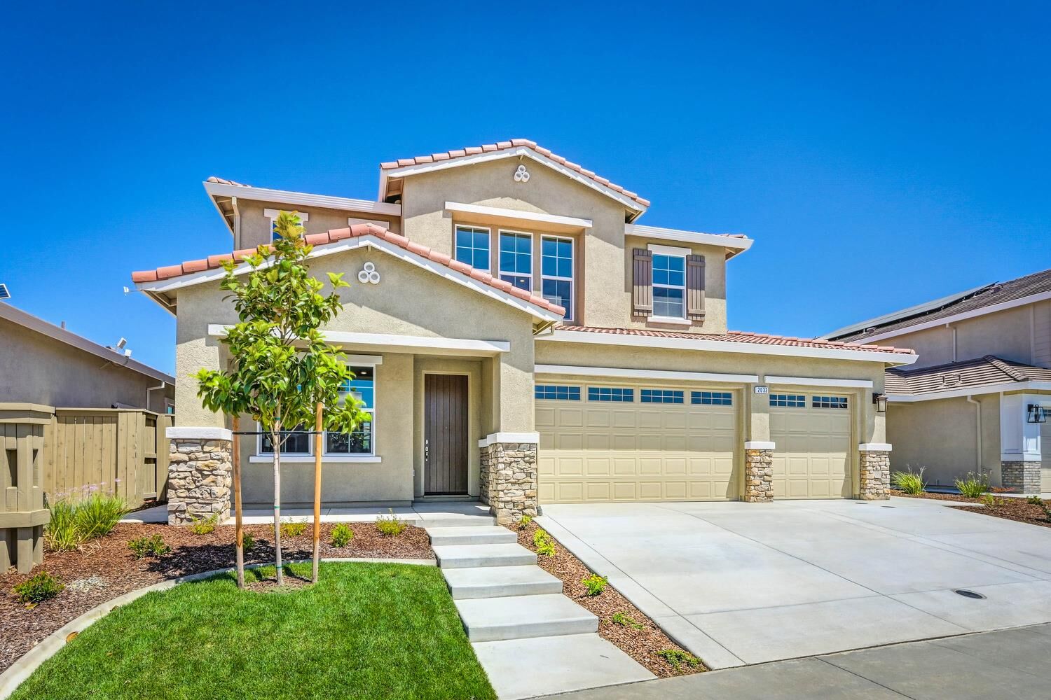 Property Photo: 2033 Arbor Ridge Drive CA 95747