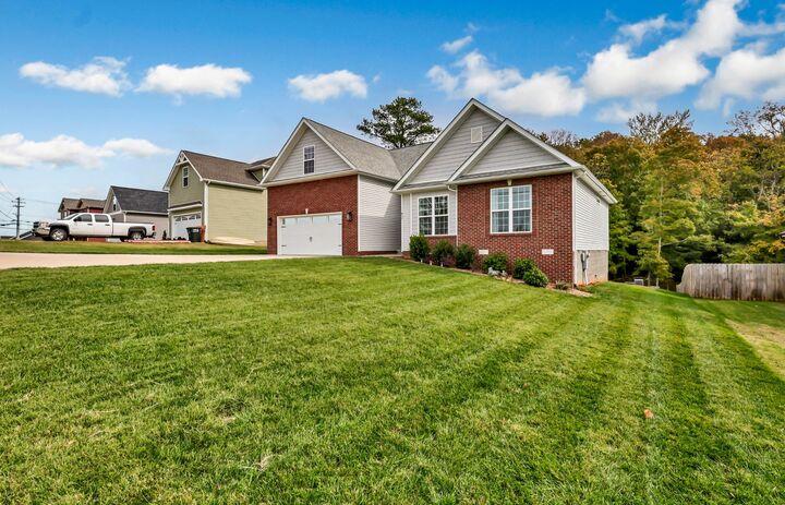 Property Photo: 432 Hawkins Rd TN 37040