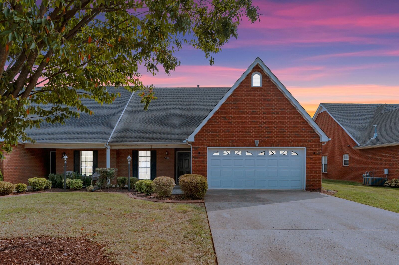 Property Photo:  2555 Shinnecock Ct  TN 37127 