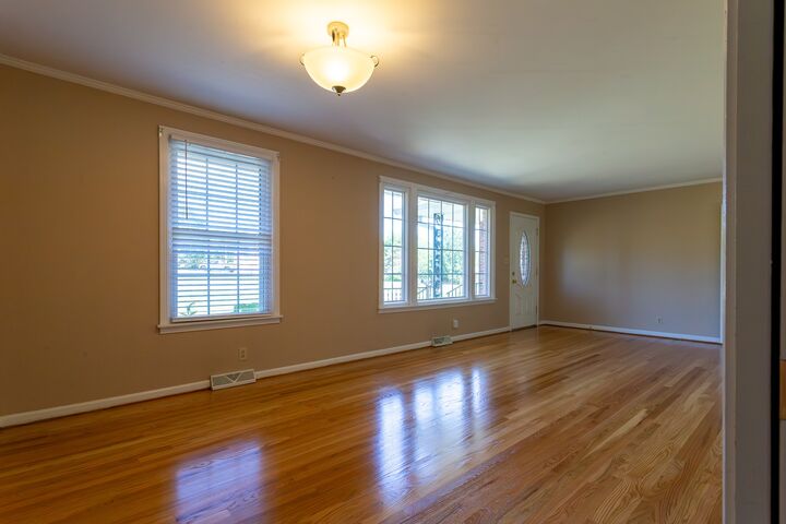 Property Photo:  210 Essex Drive  TN 37043