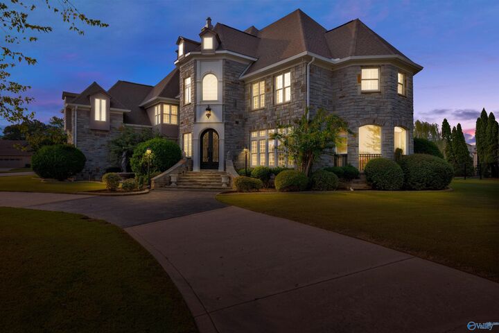 Property Photo:  10 Lake Forest Blvd SW  AL 35824 