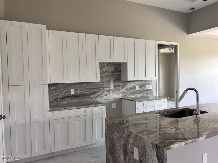 Property Photo: 2500 41st Street SW FL 33976