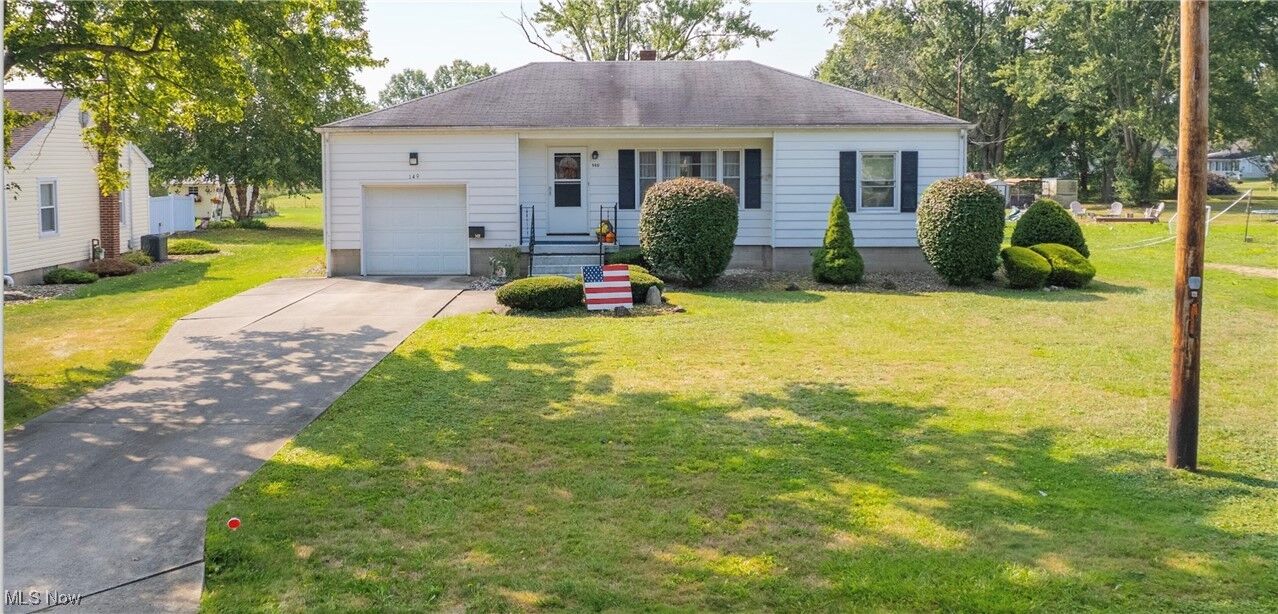 Property Photo:  149 Edward Street NW  OH 44483 