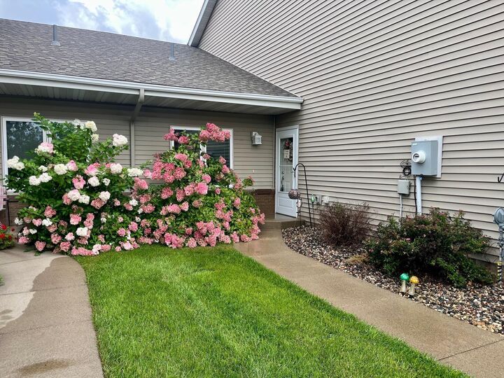 Property Photo:  2565 20th Avenue SE  MN 56304 