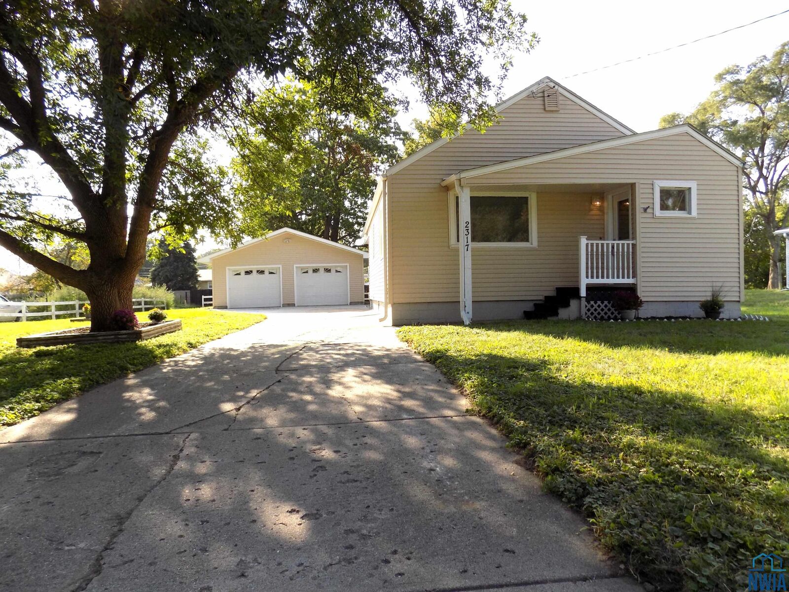 Property Photo: 2317 Center St IA 51103