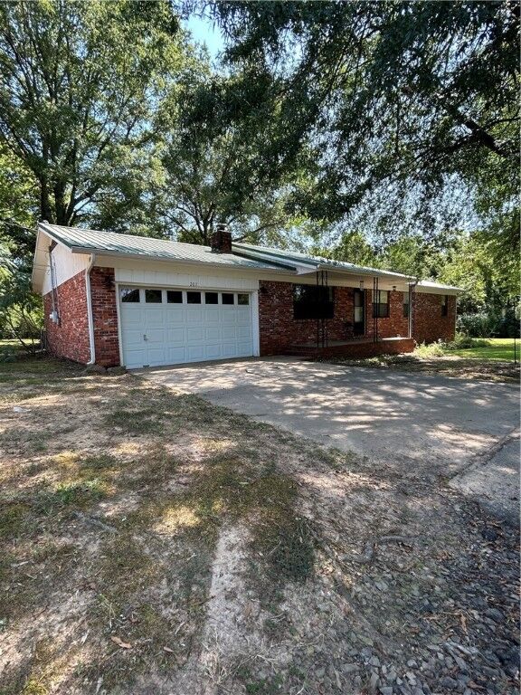 Property Photo: 203 S 35th Street AR 72949