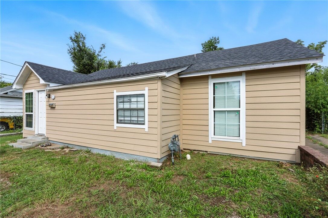 Property Photo: 707 S 7th Street AR 72756