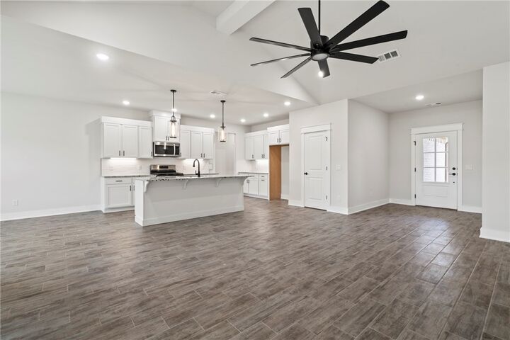 Property Photo: 170 N Banner Avenue AR 72730