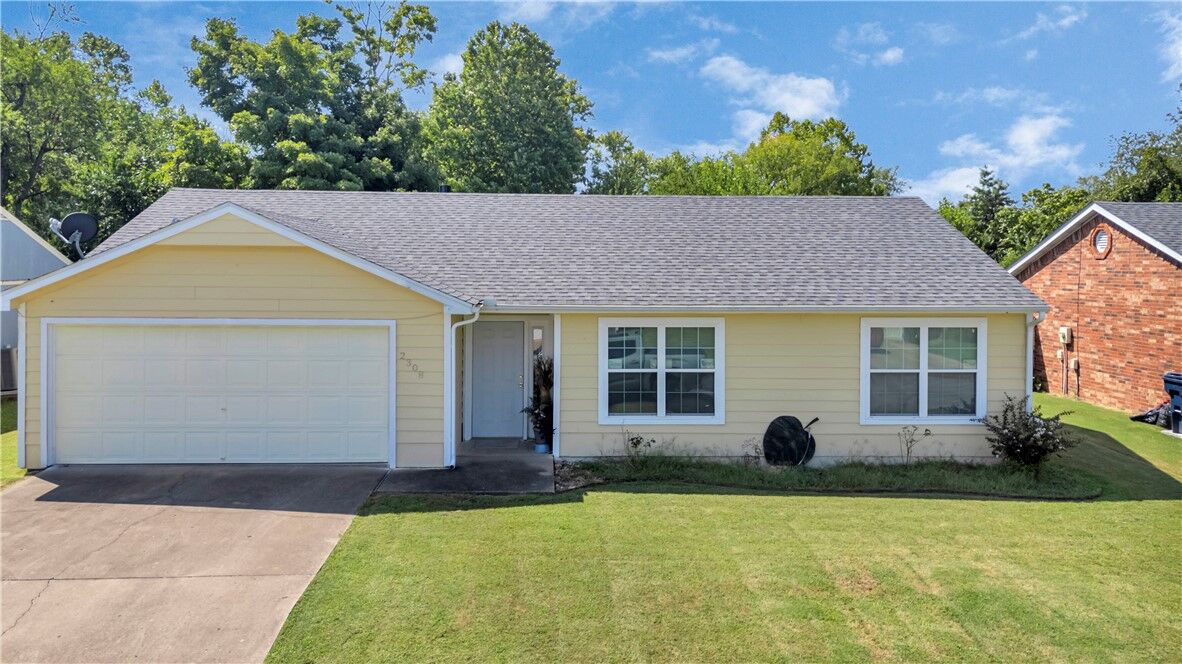 Property Photo:  2308 S 17th Place  AR 72758 