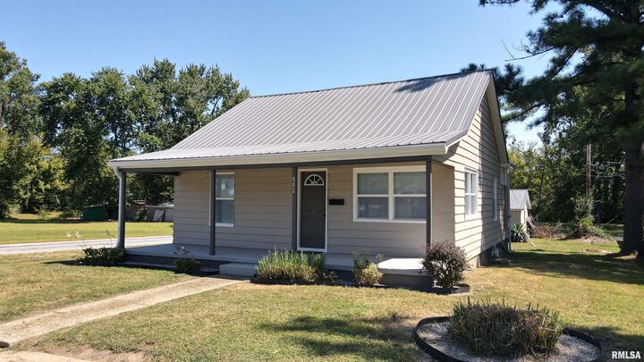Property Photo: 502 S Sunny Slope Street IL 62896
