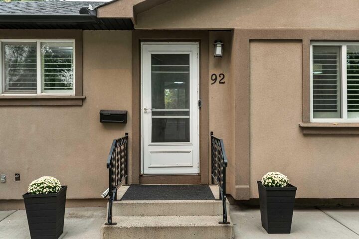 Property Photo:  92 Baker Crescent NW  AB T2L 1R4 