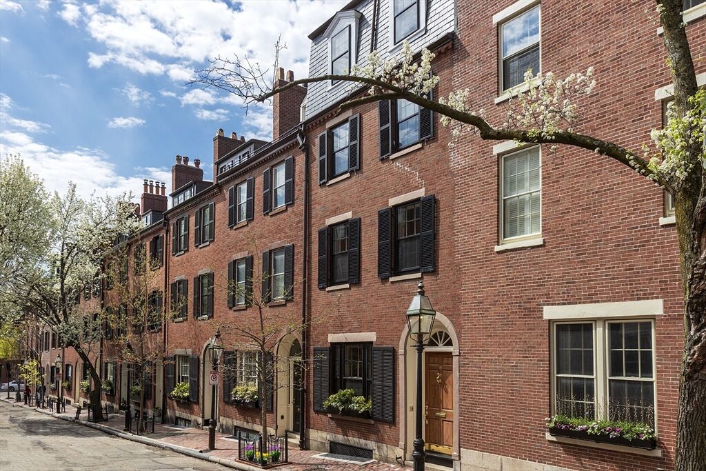 Property Photo:  16 W Cedar St  MA 02108 