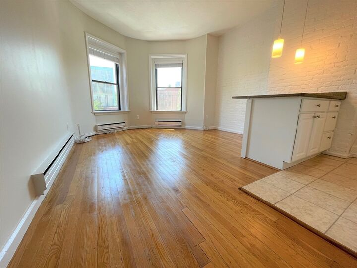 Property Photo:  115 St Botolph St 6  MA 02116 