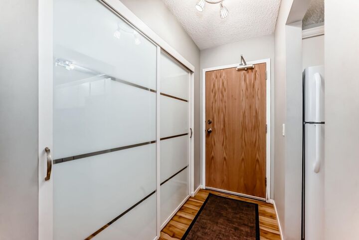 Photo de la propriété: 1712 38 Street SE 306 AB T2X 3H3