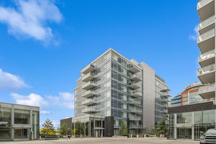118 Waterfront Court SW 607  Calgary AB T2P 1K8 photo