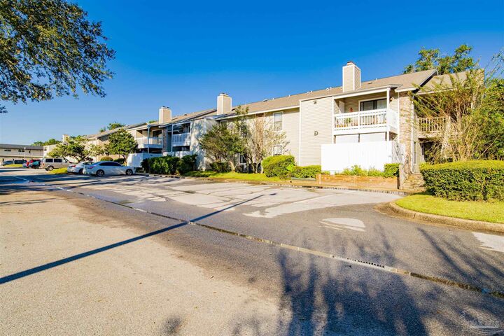 7171 N 9th Ave D6  Pensacola FL 32504 photo