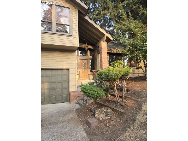 589 S 72nd St  Springfield OR 97478 photo