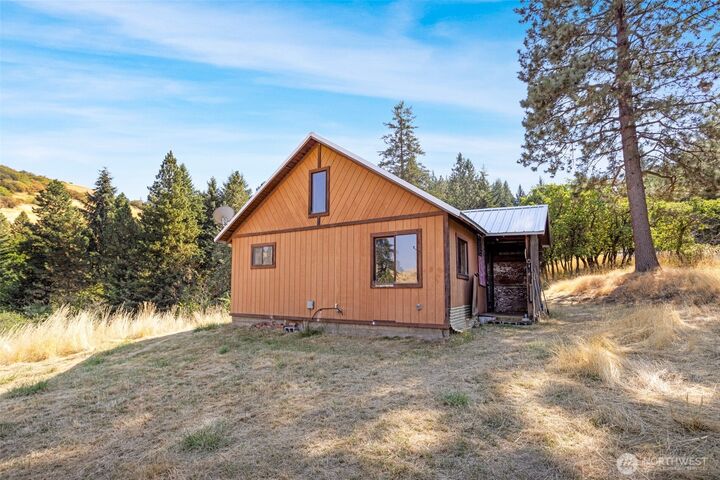 Property Photo: 373 Tracy Road WA 99329