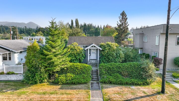 Property Photo:  1302  Larrabee Avenue  WA 98225 