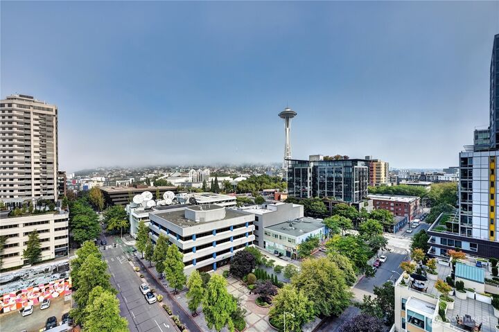 Property Photo:  2621  2nd Avenue 1503  WA 98121 
