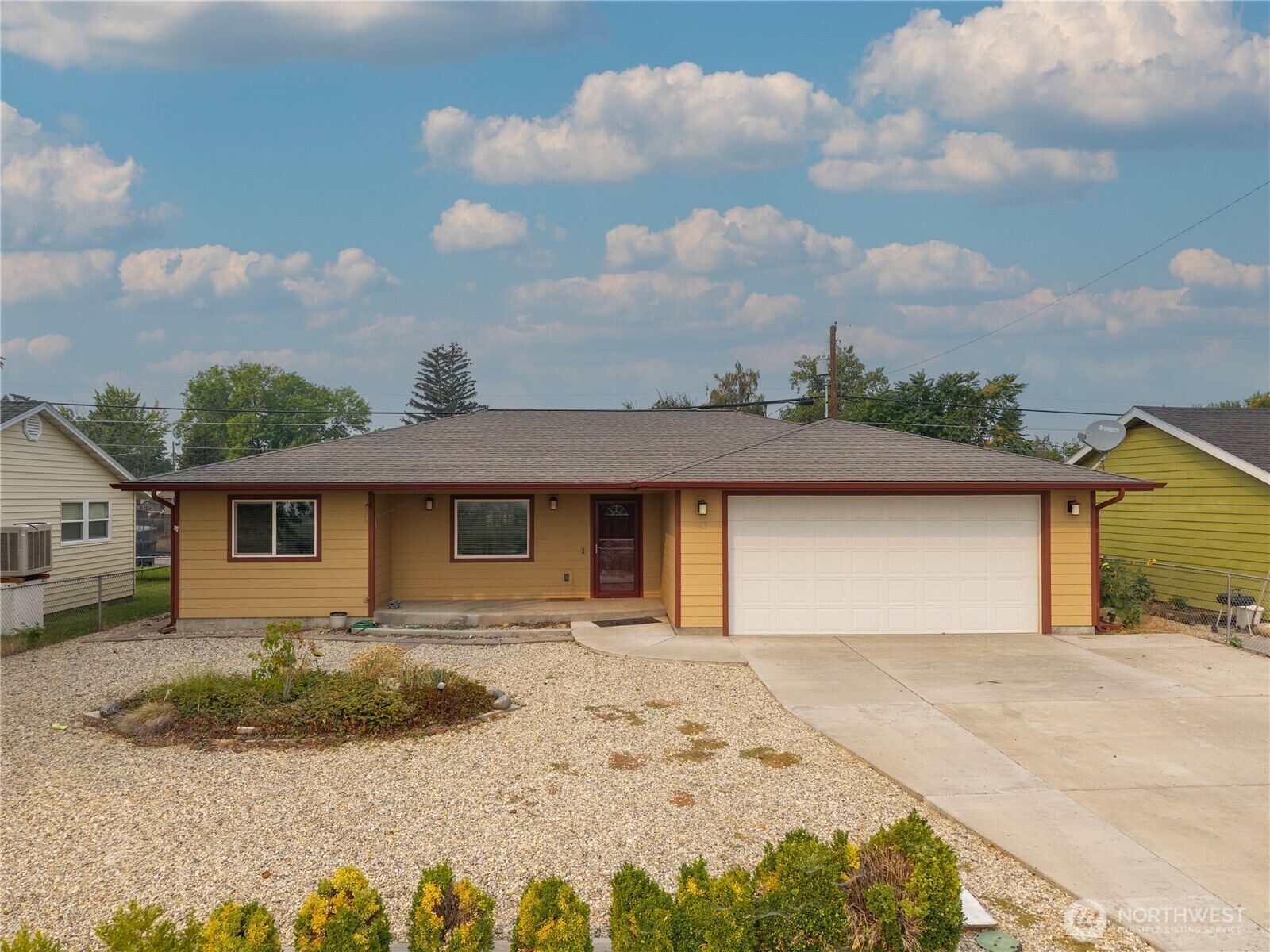 Property Photo:  147  Ivy Street SE  WA 98823 